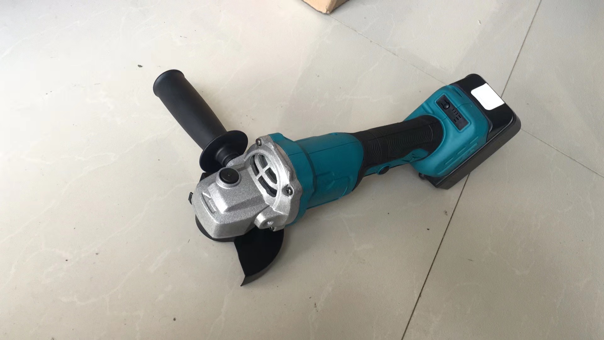 锂电池电据三十节/锯片细节图