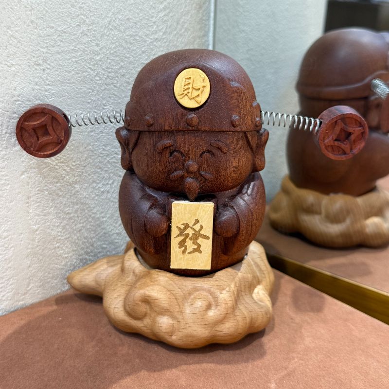 Solid wood God of Wealth figure-piece, car decoration table, home car center console, shaking head, creative blessing, housewarming gift, wood carving figure-piece details Picture
