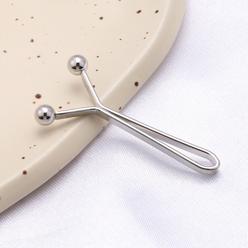 Headscarf fixed neck clips, cross-border accessories, trousers waist-cinching clips, silk scarf buckles, trouser leg fixed buckles wholesale details Picture