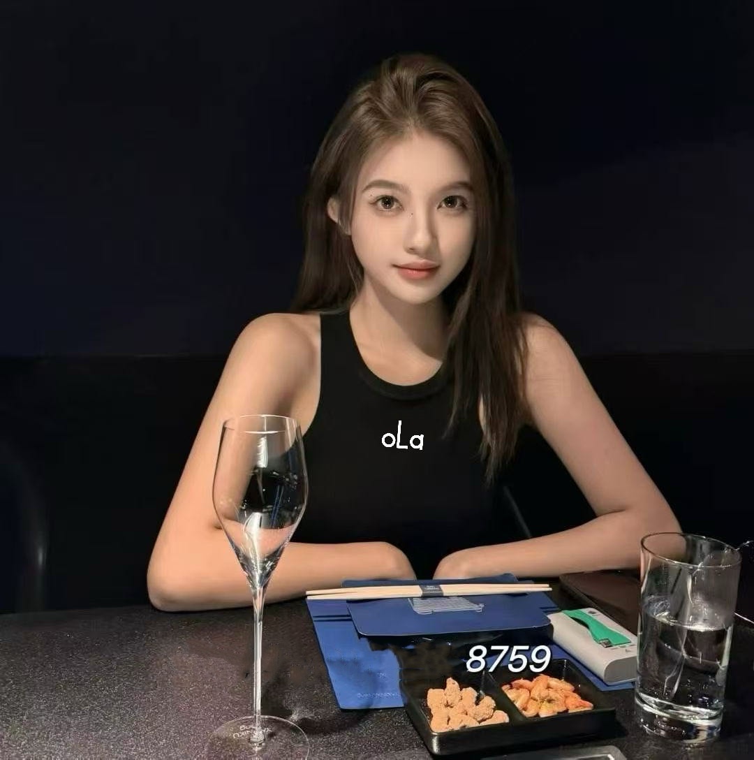 A new early autumn letter-embroidered I-shaped back sporty and casual yoga top with a chest cushion and high collar to prevent exposure pic 9