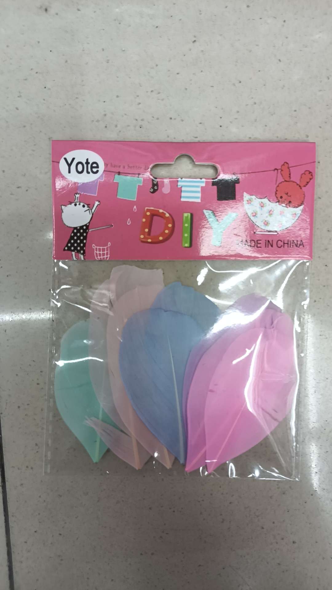 DIY手工羽毛产品图