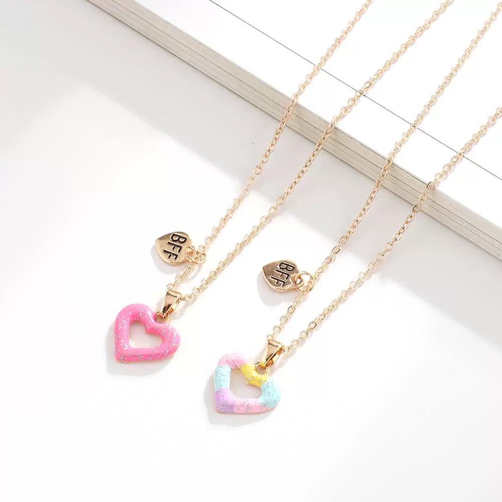 Cross-border cartoon hollowed-out heart-shaped pendant necklace set decoration, children's good friend alloy oil drip jewelry Item Picture