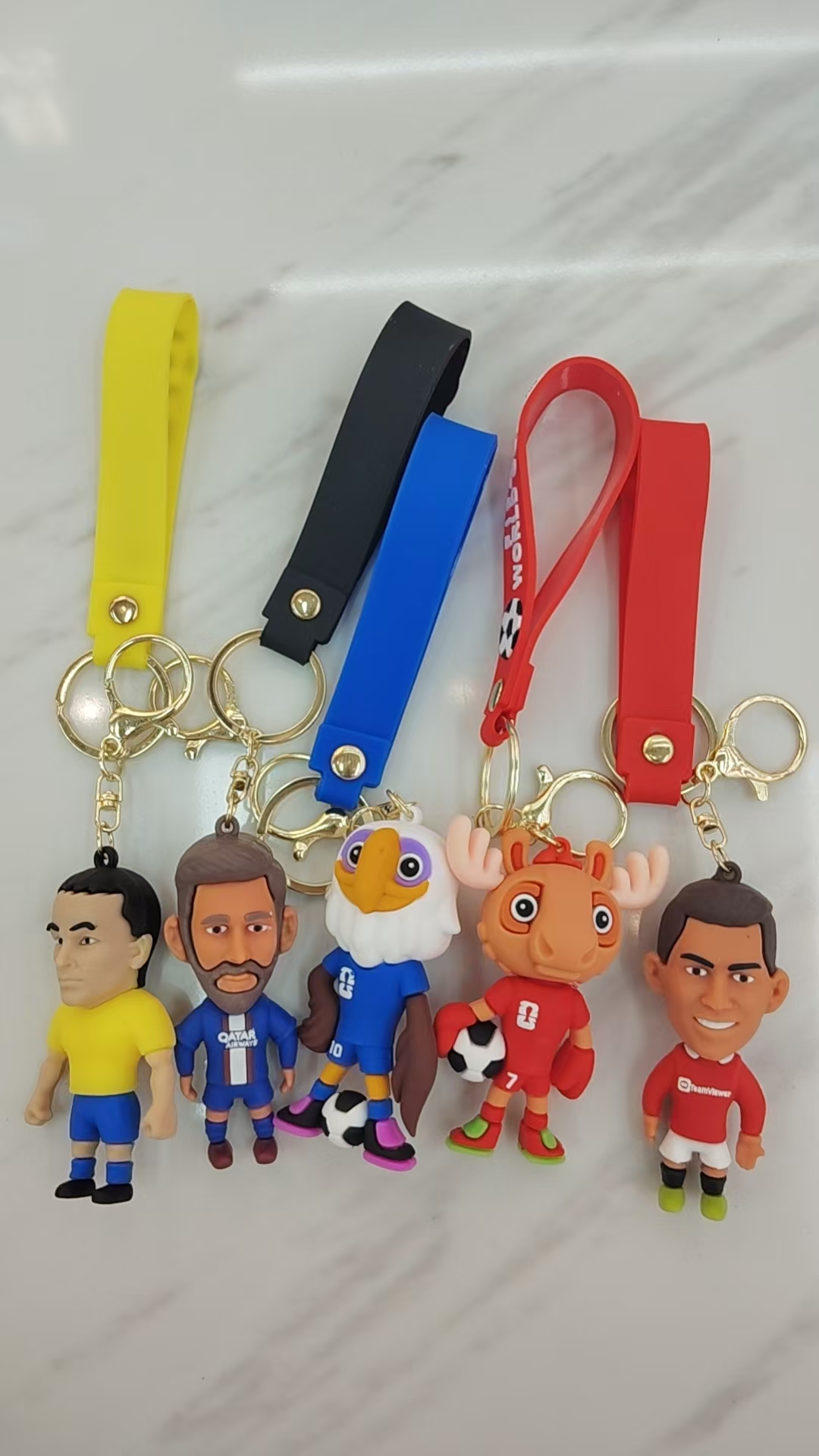 World Cup keychains, cross-border best-selling items, mascot keychains, 3D figurines, keychains, couple bags, accessories, company event gifts Application Scenario