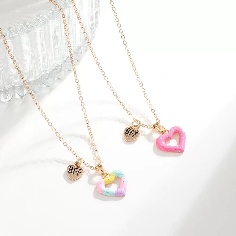 Cross-border cartoon hollowed-out heart-shaped pendant necklace set decoration, children's good friend alloy oil drip jewelry Specification image