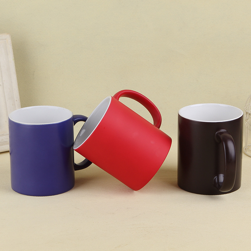 热转印新型磨砂魔术杯 弯柄把手创意变色杯 磨砂变温 杯厂家批发