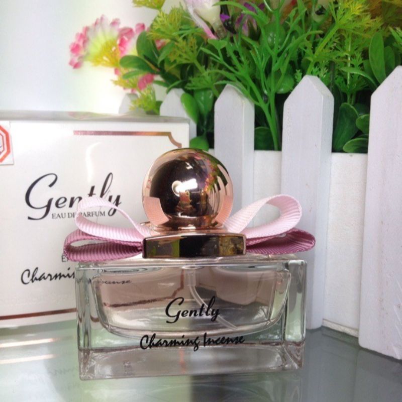 女士香水实物图