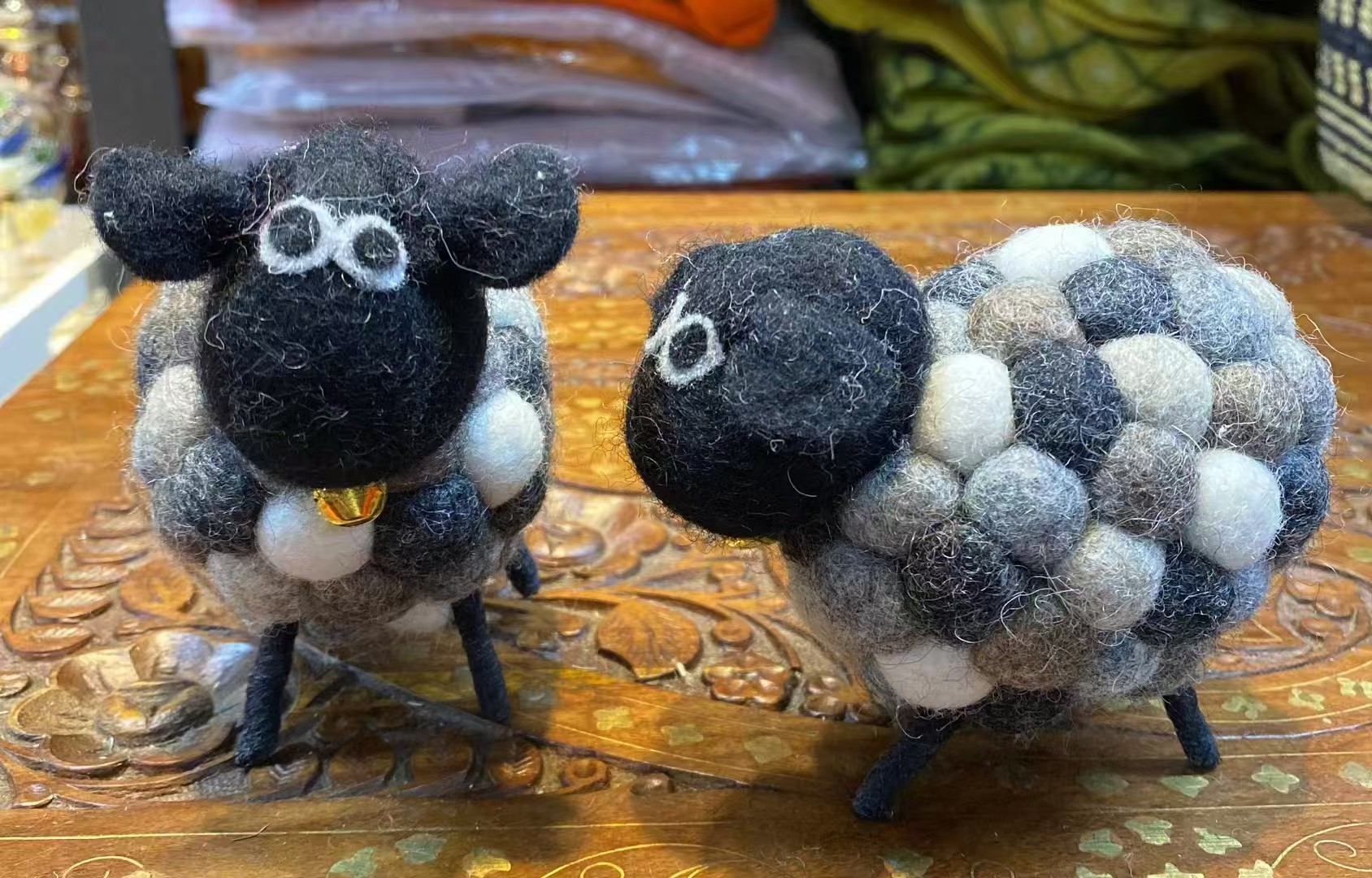 尼泊尔进口手工羊毛毡摆件可爱小羊毛绒公仔居家装饰