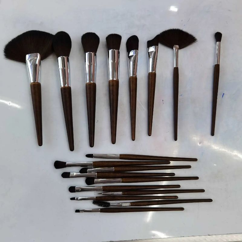 18支套刷厂家直销化妆刷化妆工具 美妆工具黑色