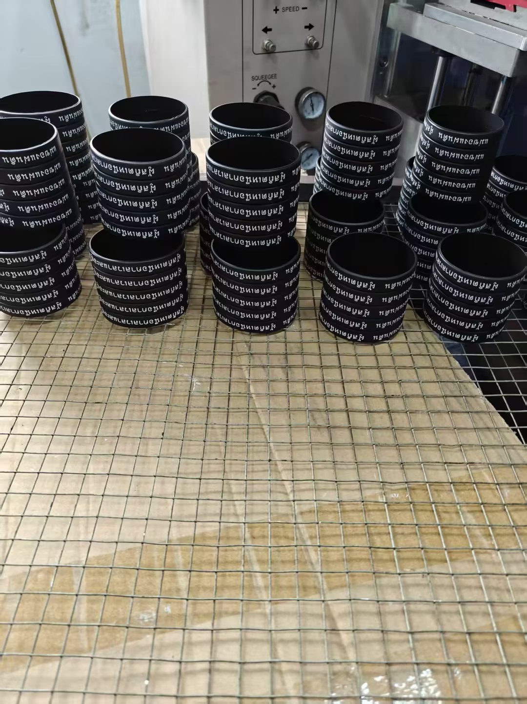 泰国泰语硅胶手环纪念泰皇泰后泰文手腕带忠于泰王橡胶印刷手环