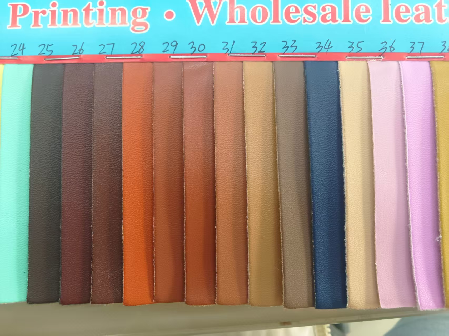 1.0 Imitation cotton flex-like base napa pattern PU leather 1.0 Eco-friendly artificial leather for both domestic and foreign trade luggage decoration Specification image