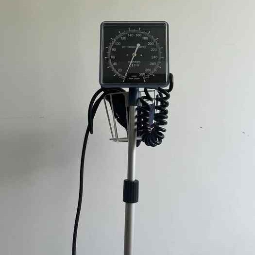 Stand Aneroid Sphygmomanometer, a precise blood pressure monitoring instrument for medical blood pressure measurement, is exported for foreign trade Application Scenario