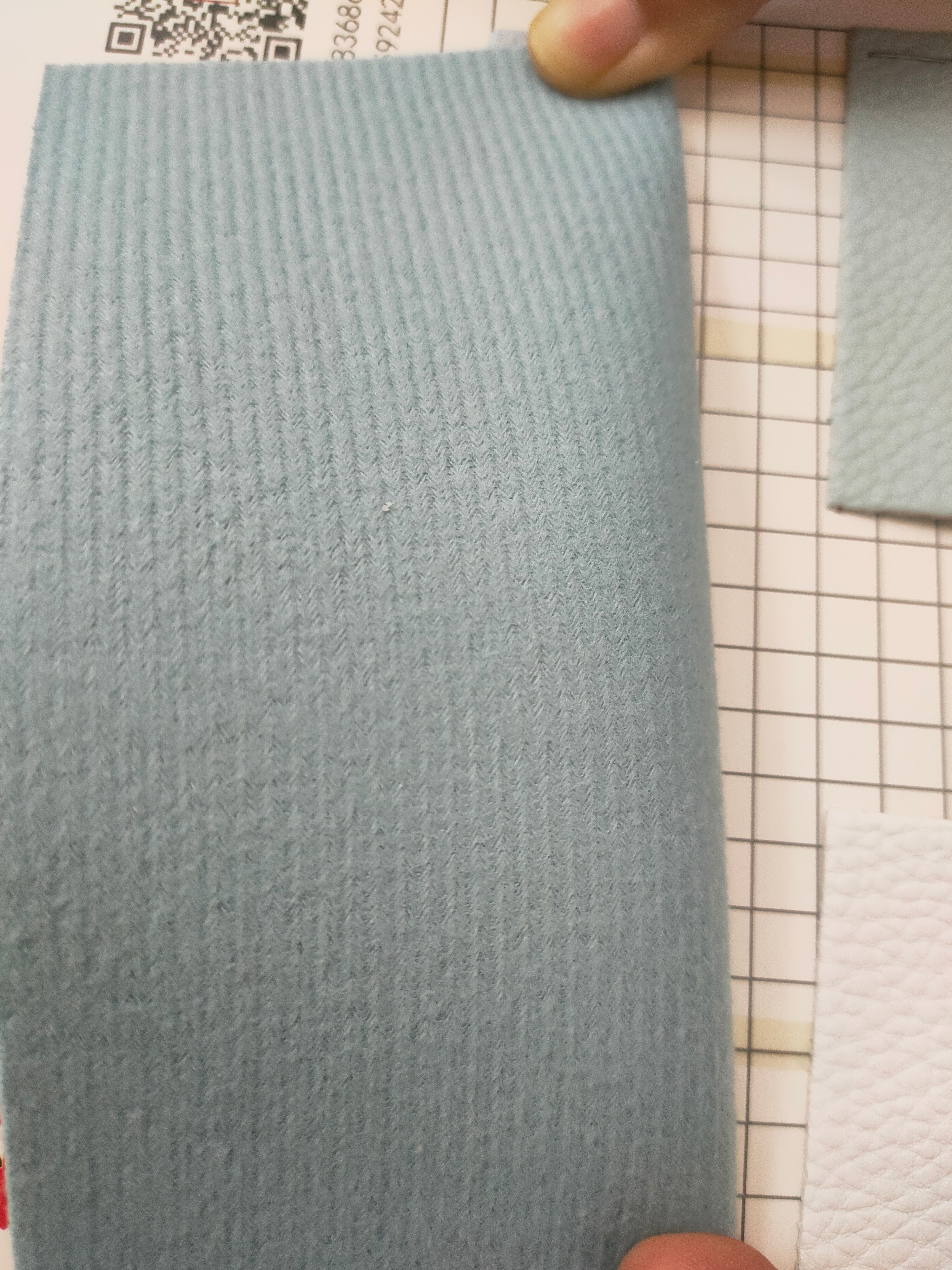 1.2 Imitation cotton fluff, lychee peel textured leather, PVC leather, artificial leather, for both domestic and foreign trade luggage decoration Application Scenario