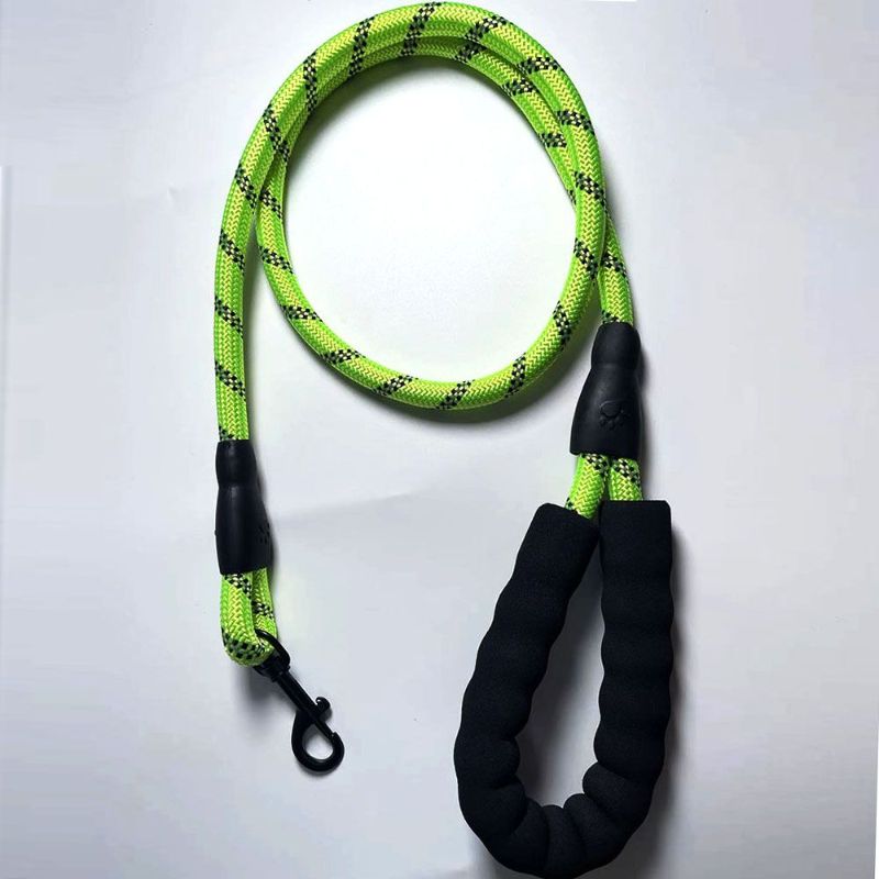 厂家批发1.2规格反光遛狗遛猫爆款带软护手把多色圆绳 带电镀钩承 重力强
