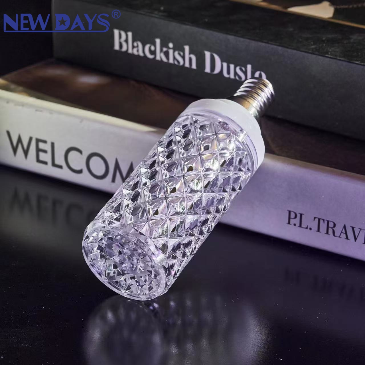مصابيح LED البلورية الجديدة العابرة للحدود التي تحمل العلامة التجارية Newdays LED، ومصابيح الذرة الصاعقة ذات اللون الثلاثي، ومصابيح الدايود المبتعث للضوء في كرات البراغي E14EE 27. details Picture