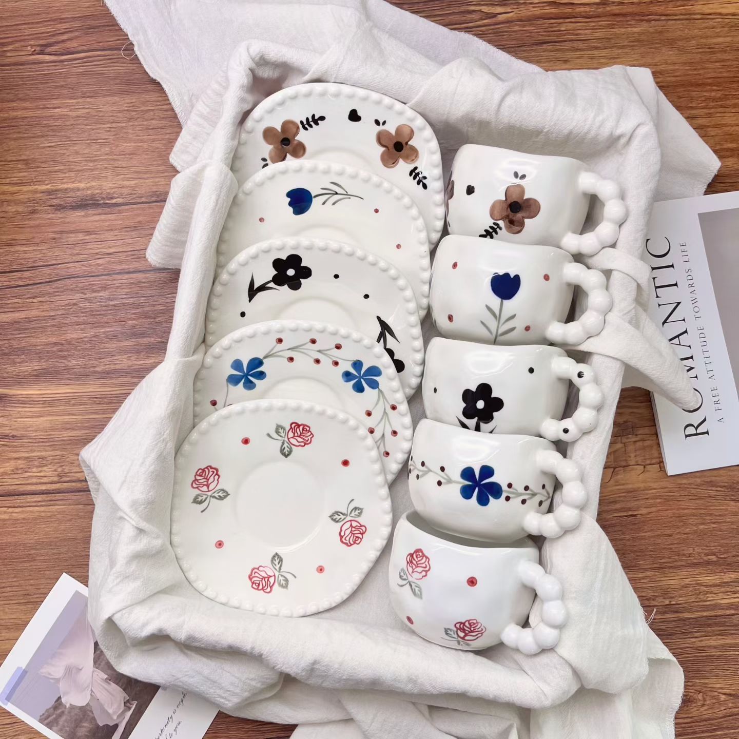 Linglong Ceramic water cups, coffee cups, daily necessities ceramic cups, simple and creative home and office tea cups Item Picture