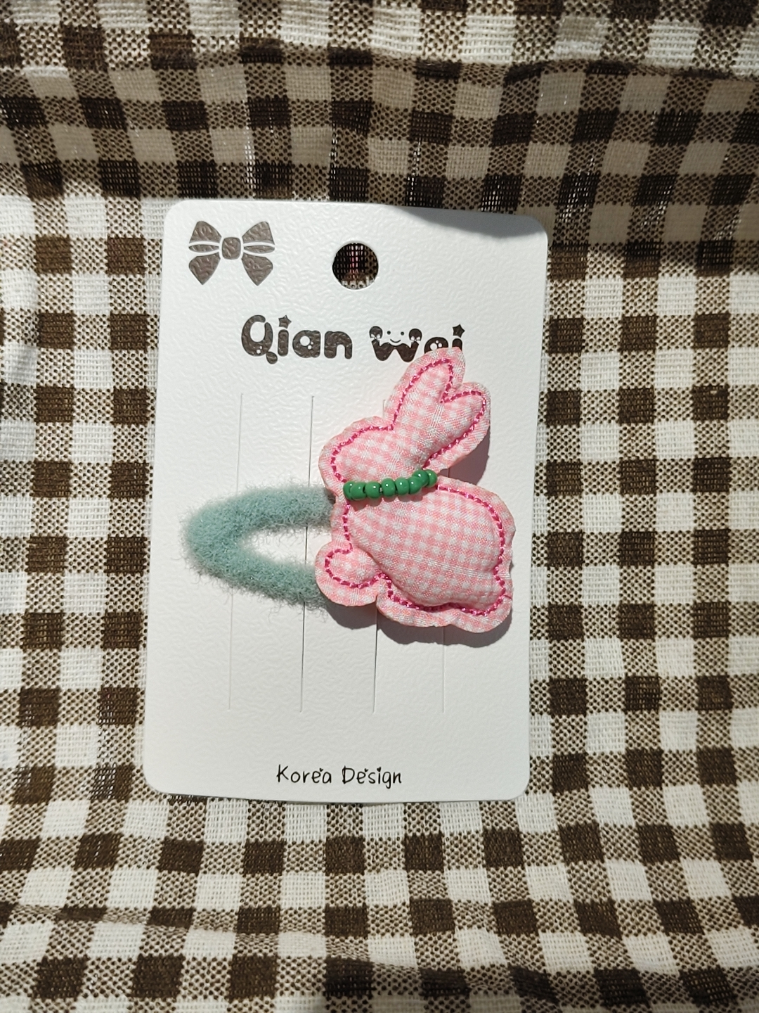 A cute pink rabbit hairpin for ladies