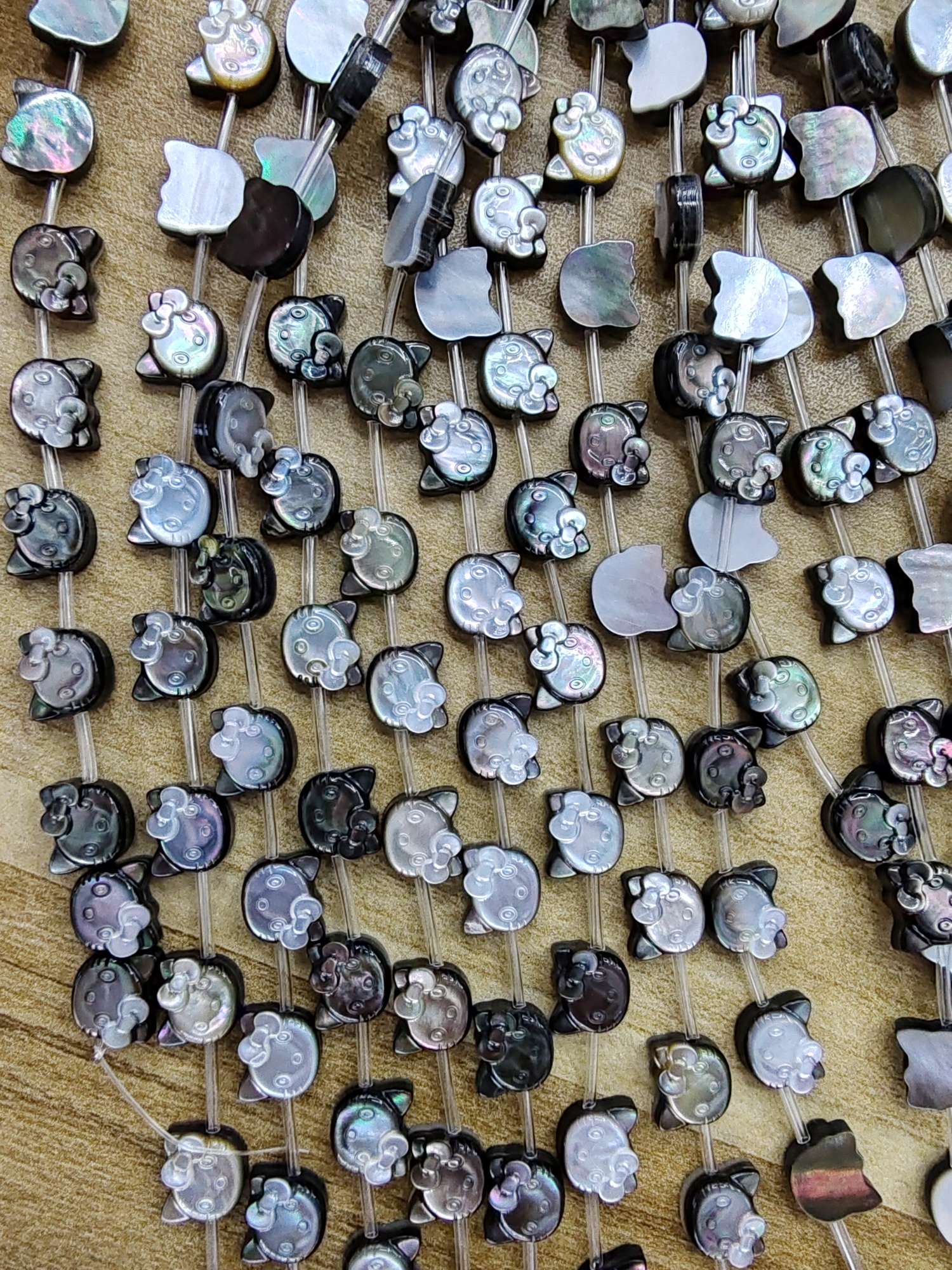 Creative handmade jewelry accessories, natural shells, black shells, KT cats, DIY materials
