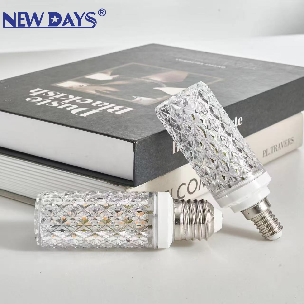 مصابيح LED البلورية الجديدة العابرة للحدود التي تحمل العلامة التجارية Newdays LED، ومصابيح الذرة الصاعقة ذات اللون الثلاثي، ومصابيح الدايود المبتعث للضوء في كرات البراغي E14EE 27. Specification image