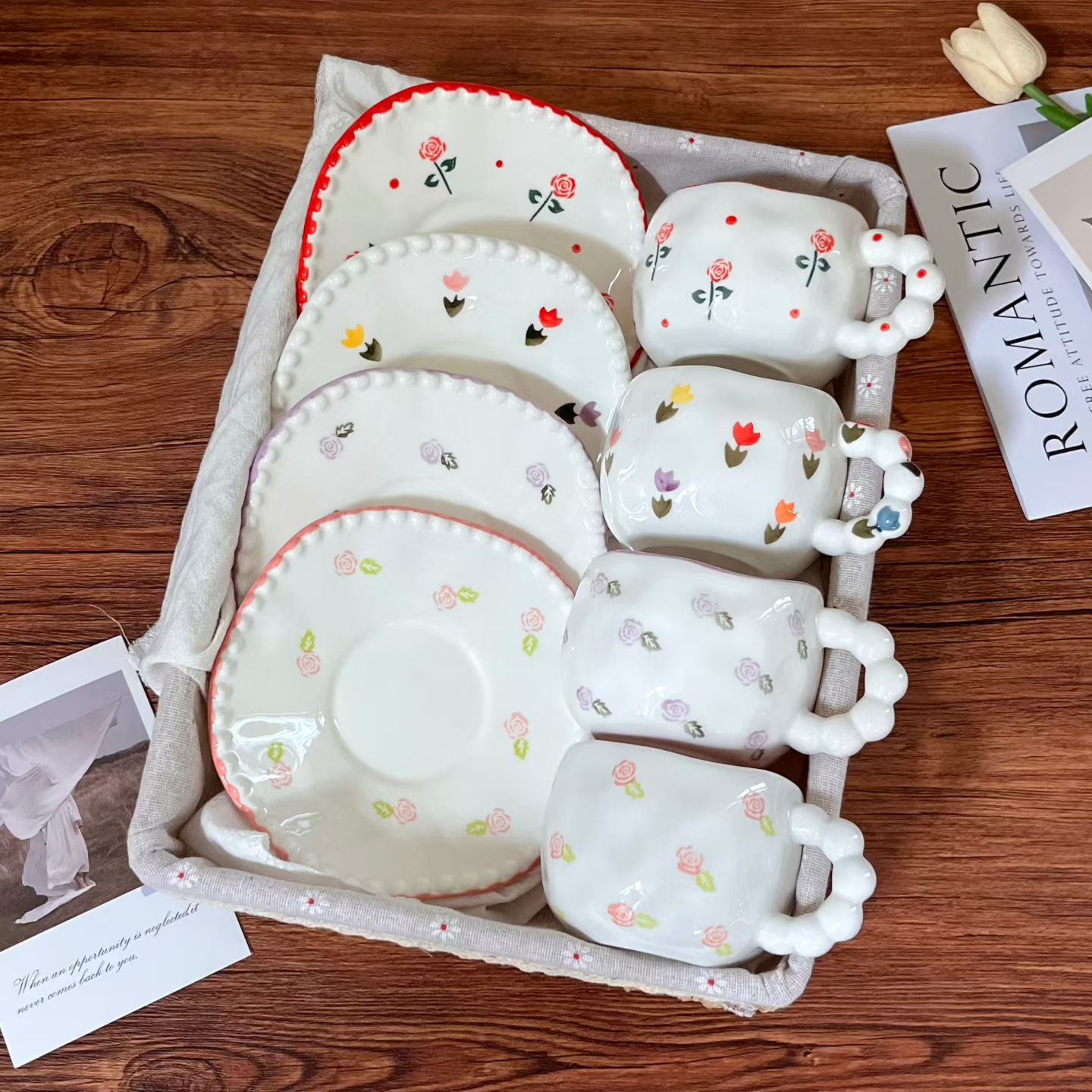 Linglong Ceramic water cups, coffee cups, daily necessities ceramic cups, simple and creative home and office tea cups Application Scenario