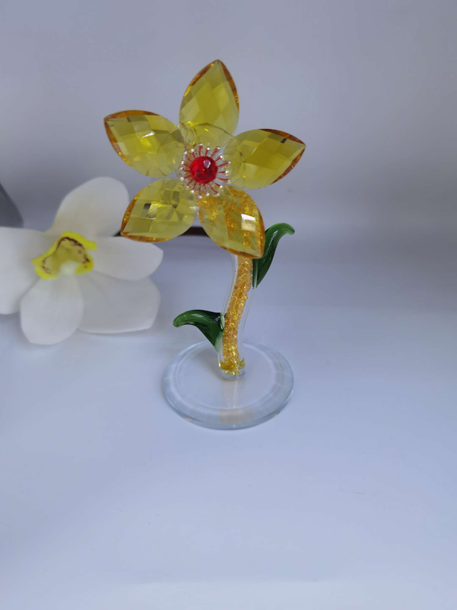 Crystal-filled diamond flowers