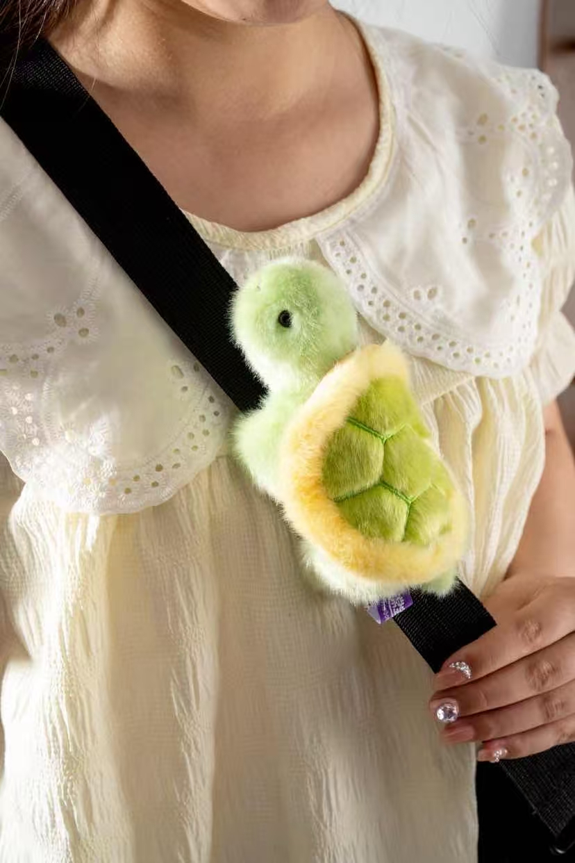 12mc Green velvet four-legged magnetic turtle plush toy, soft and cute, heartwarming desktop car decoration