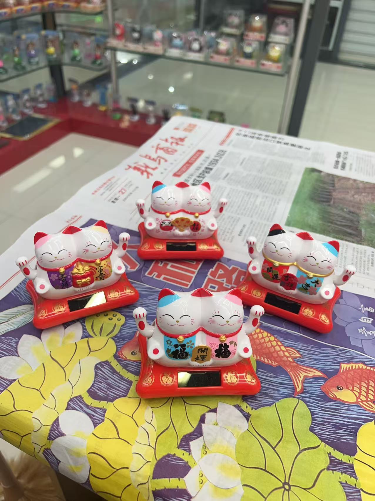 太阳能摇摆招财猫风水摆件店铺开业镇店礼物汽车内饰家居精品装饰