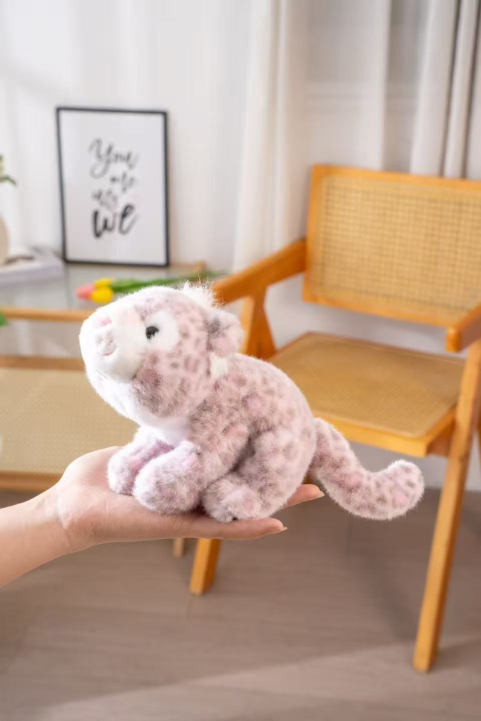 18CM عبارة عن دمى بيضاء مخملية من مخمل الفهد details Picture
