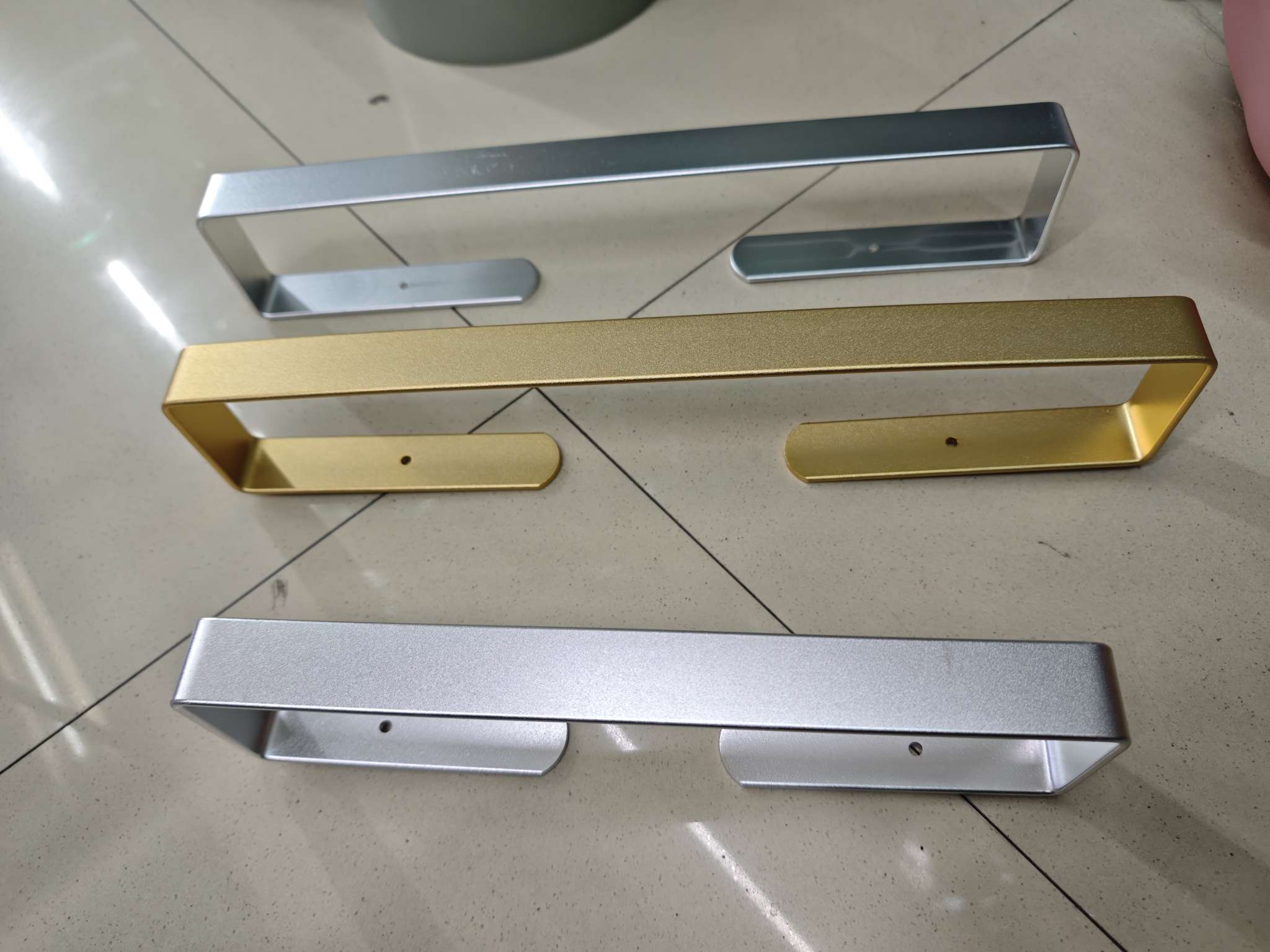 毛巾架太空铝毛巾架纸巾架多功能墙壁挂架洗发液固定架卫生间浴室用品收纳简约实用详情图6