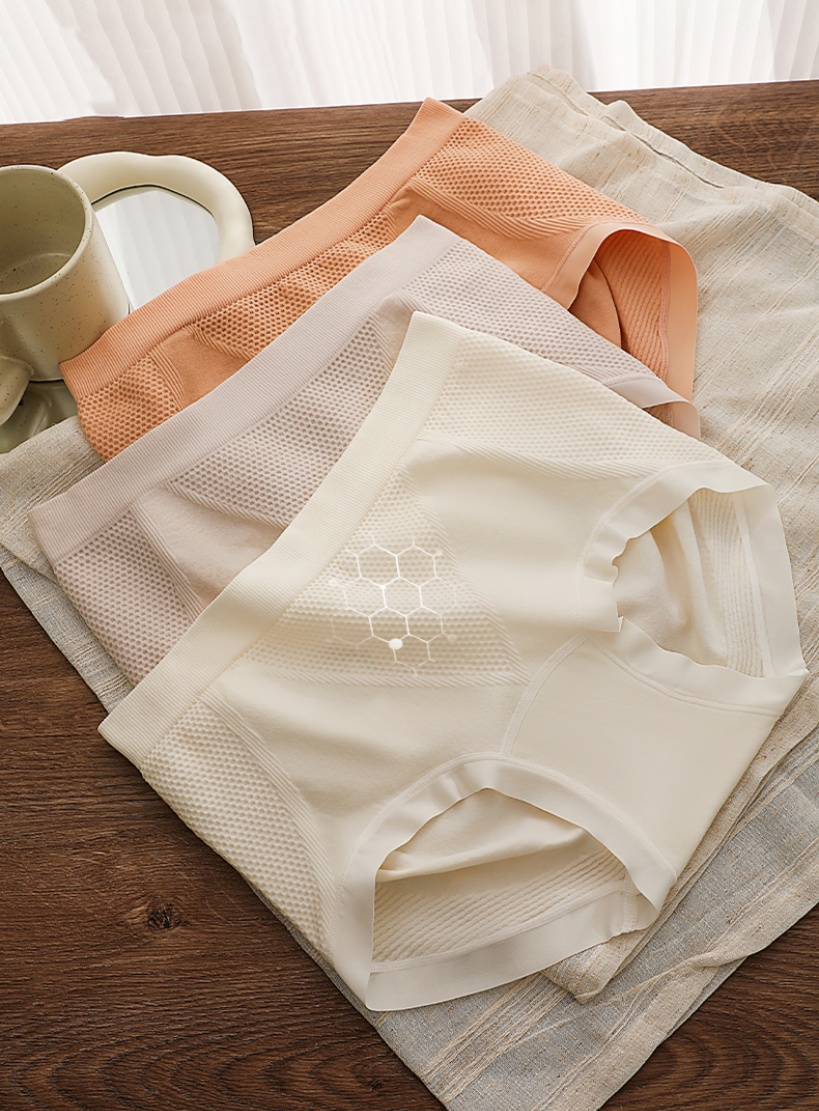 Mid-waist seamless honeycomb cotton crotch underwear, new women's triangle shorts, autumn and winter seamless cotton one-piece underwear details Picture