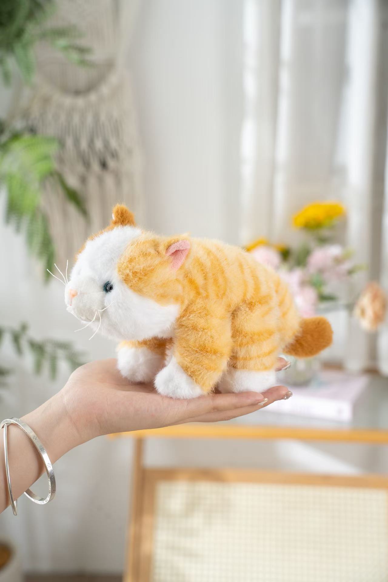 18cm香香橘白条纹趴姿猫咪毛绒公仔 软绒萌系白爪玩偶 掌心治愈陪伴小摆件