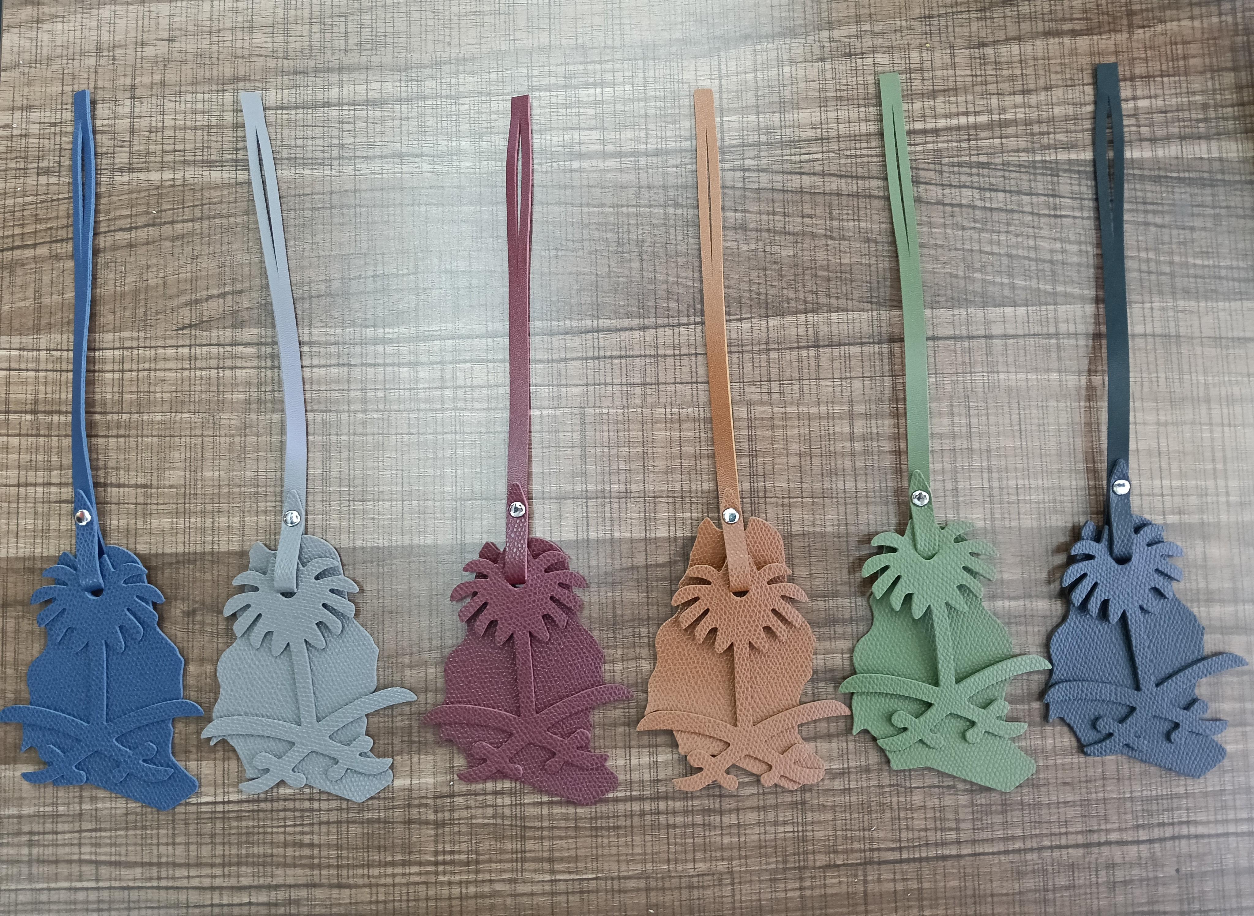 沙特地图椰子树皮革挂件配饰