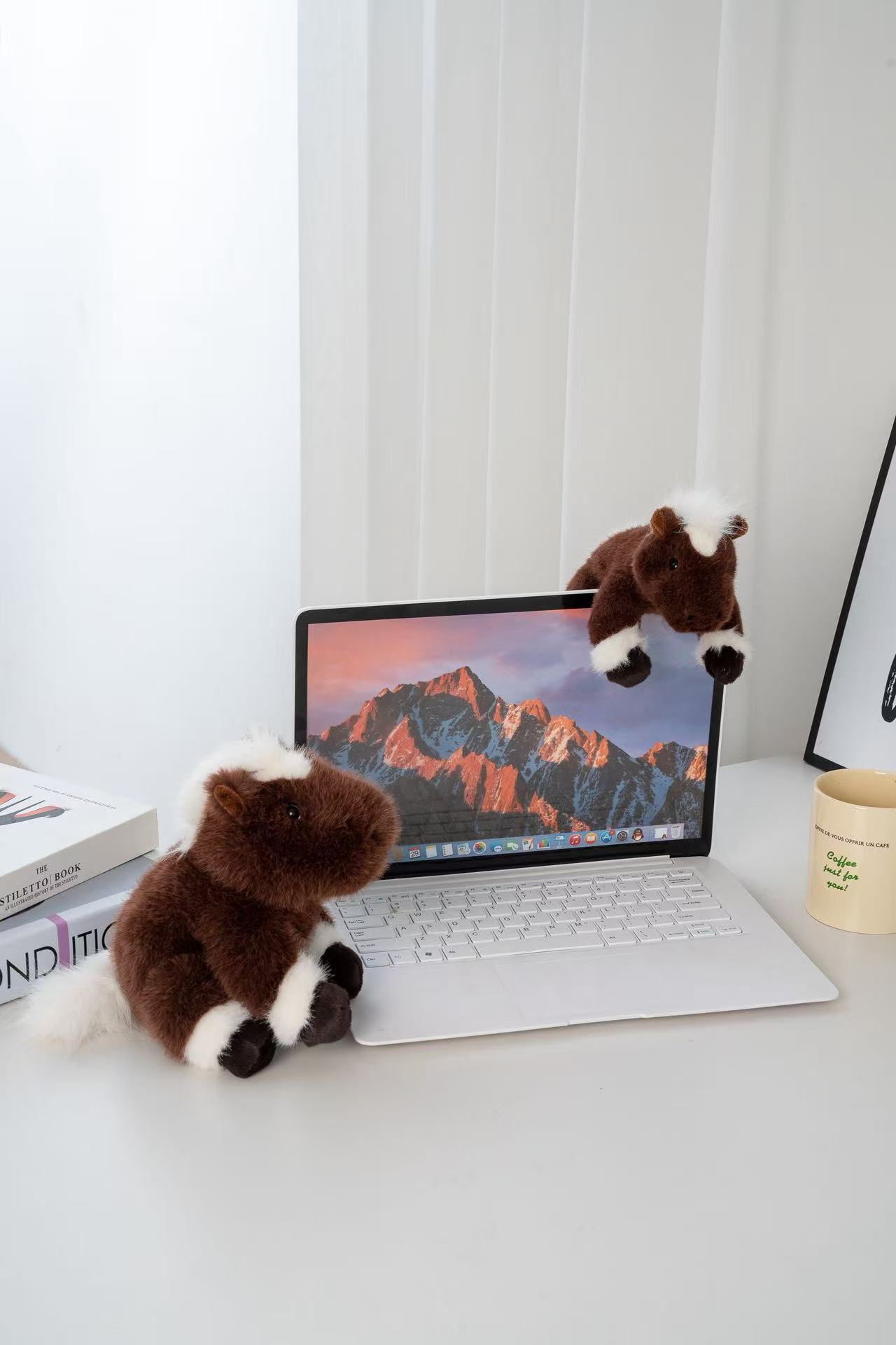 18cm soft and fragrant brown and white mane pony plush toy mini cute doll, home decoration small item