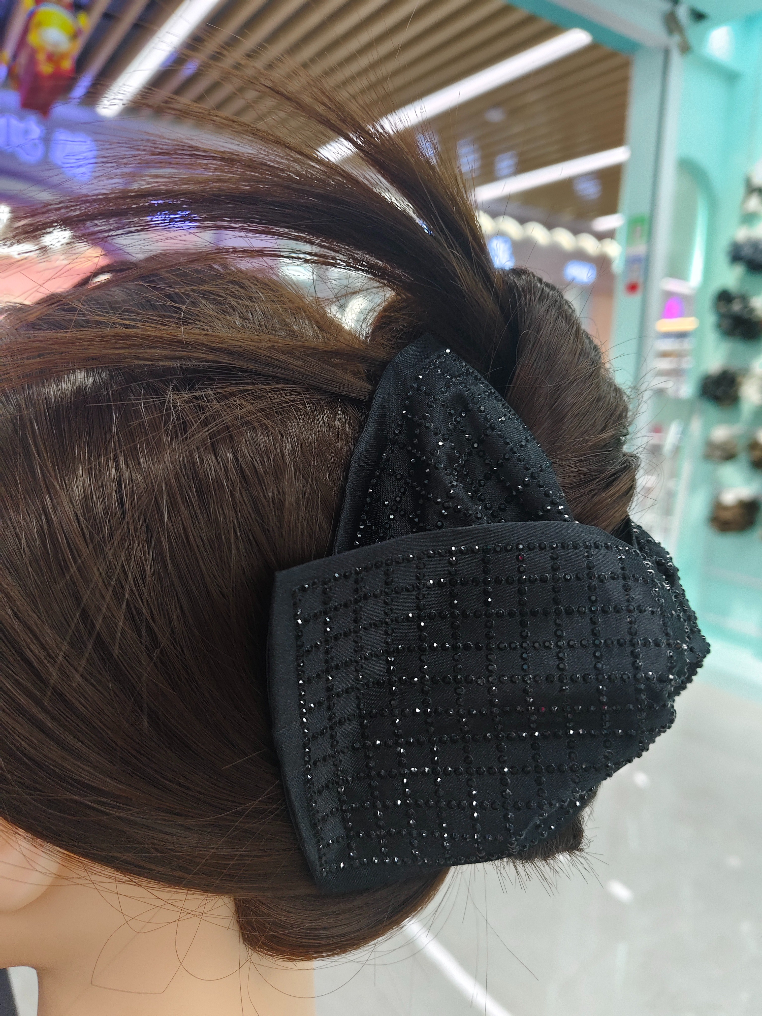 格纹款不灵不灵抓夹，格纹提花面料，纹理清晰，整体复古优雅