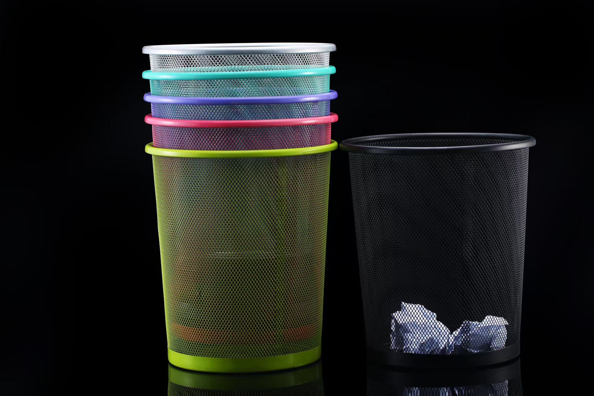 大号垃圾篓桌面办公学习伙伴，彩色铁网笔筒，厂家直销。可定制客户的LGOO，