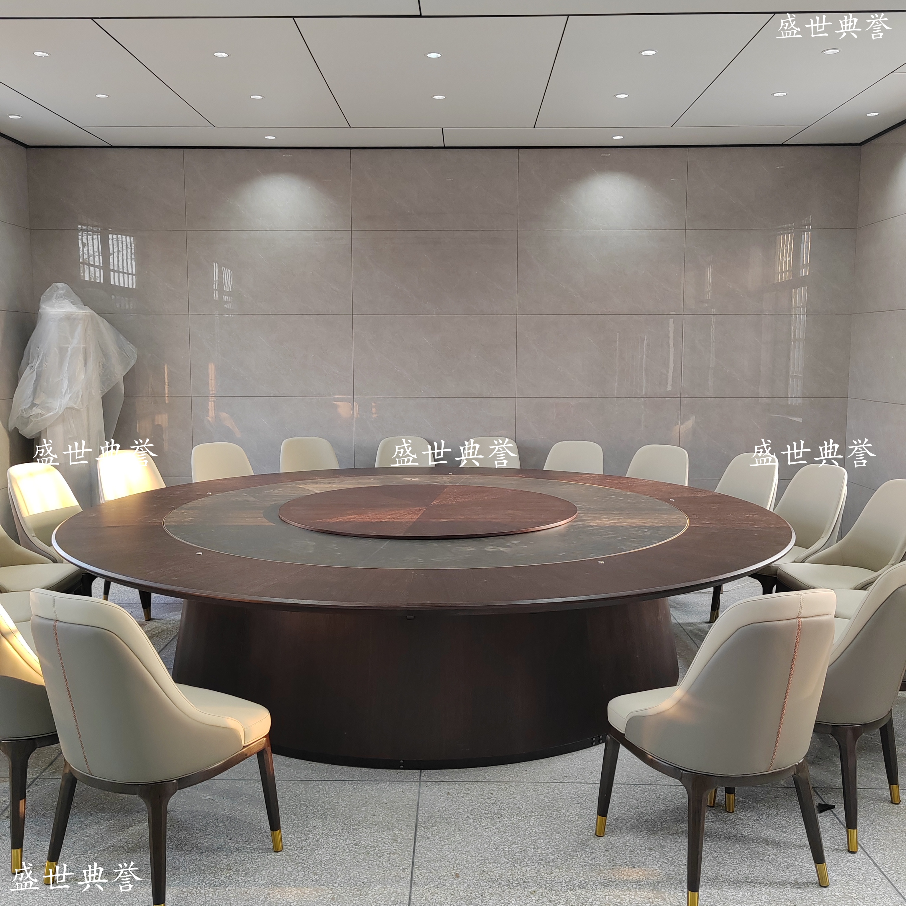 Xiaogan hotel electric dining tables and chairs, high-end villa household dining chairs, club light luxury wood-like chairs, restaurant metal chairs