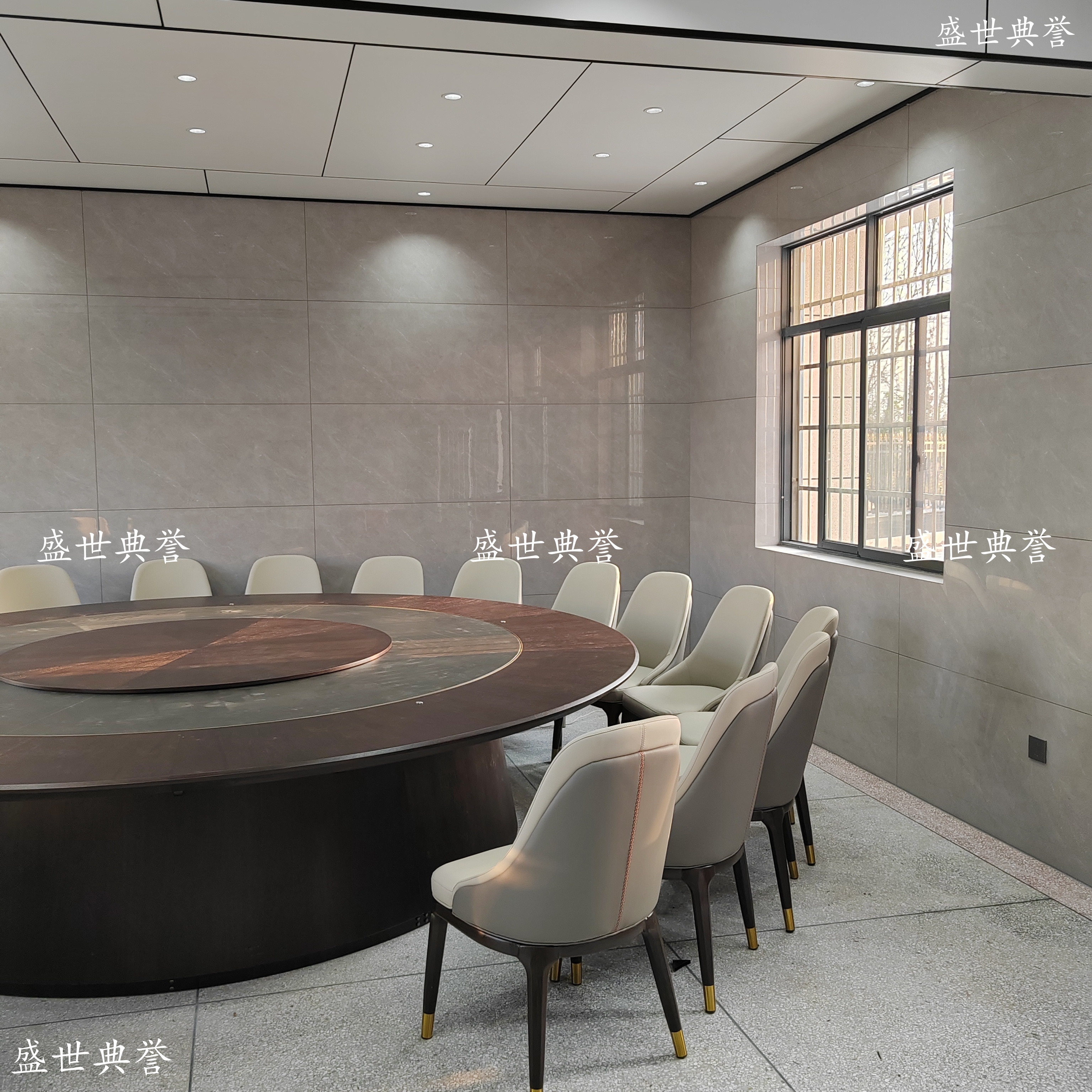 Modern and light luxury tables and chairs at Wuhan Resort Hotel, banquet center, private rooms, electric dining tables and chairs, and simple soft-padded chairs for the club details Picture