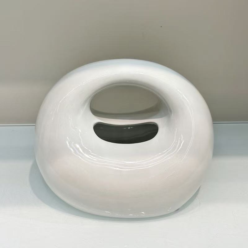 High-appeal online celebrity tissue box, household tissue box, decorative item, high-end living room, elegant tissue box, high-end light luxury ceramic, cute tissue box, household napkin box, tissue box, living room coffee table, high-end tissue box, creative high-end napkin collection Application Scenario