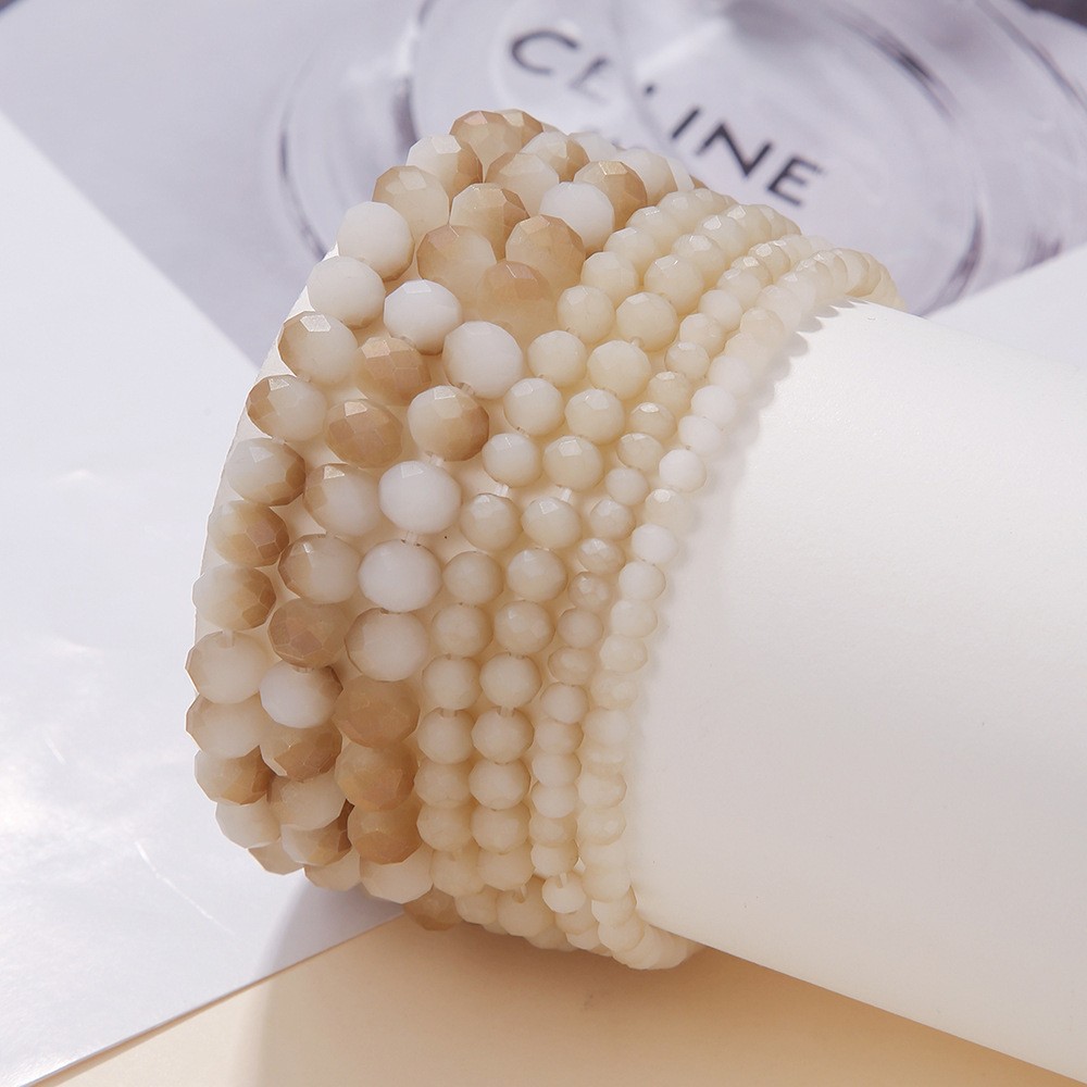 A set of 7 Bohemian-style simple cut colored crystal beaded bracelets for both men and women is selling well in the Middle East Application Scenario