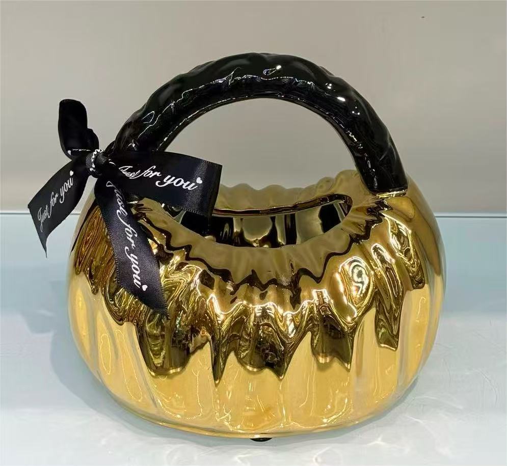 轻奢爱心羽毛纸巾盒客厅茶几高档抽纸盒创意高档餐巾纸收纳盒茶几摆件