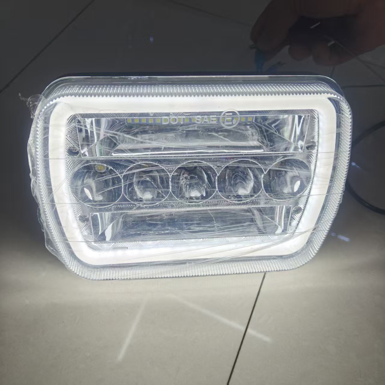 7-inch 45W square headlights with dual-color aperture angel eye LED daytime running lights and 5-bead square headlights Application Scenario