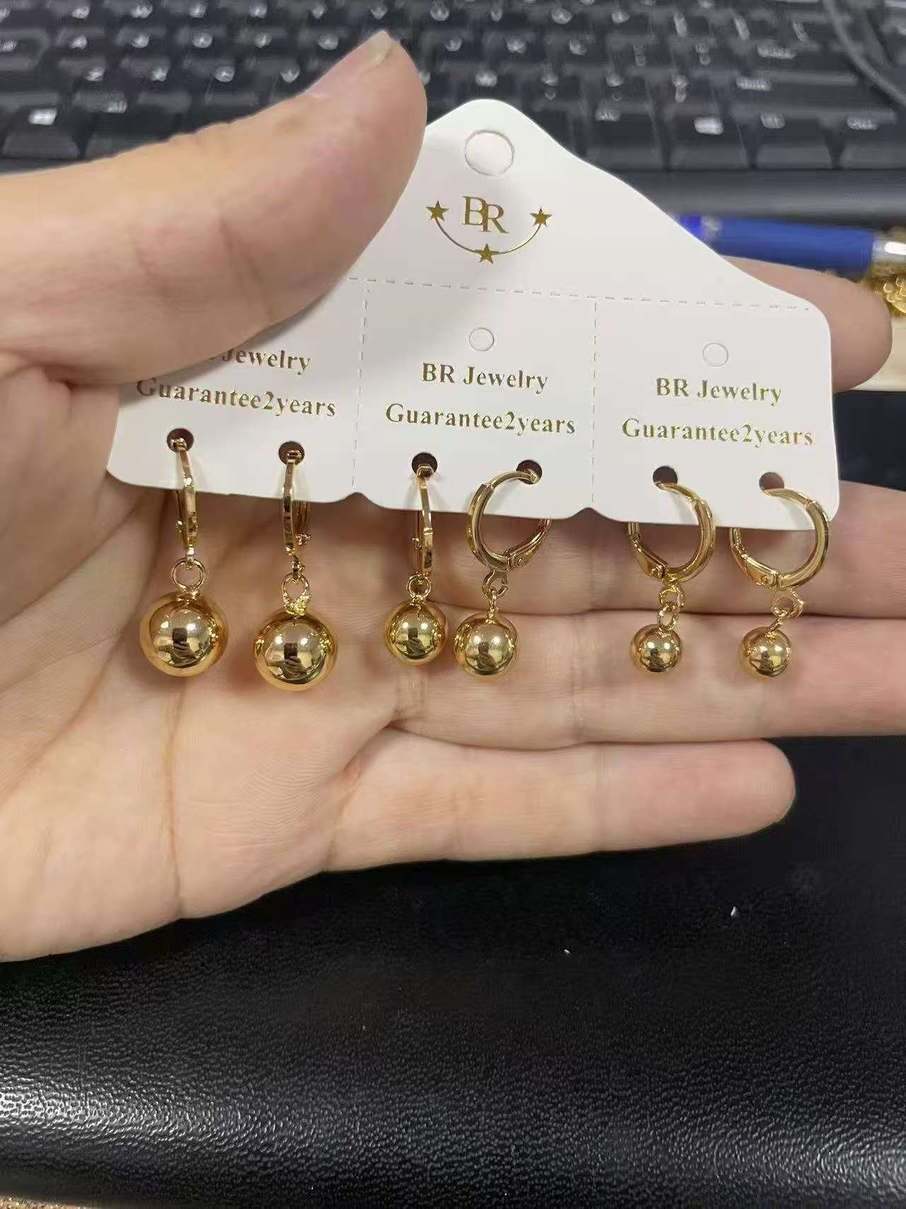 Imported jewelry, light ball earrings, Bijoux fashion and trendy accessory set Application Scenario