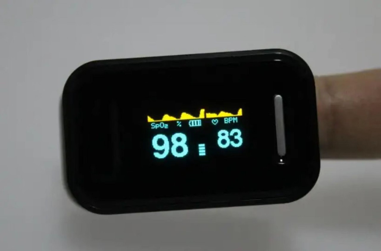 Blood oxygen meter, fingernail-type finger blood oxygen meter, blood oxygen monitoring finger clip instrument, blood oxygen meter, medical oxygen saturation clip, finger oxygen clip Item Picture