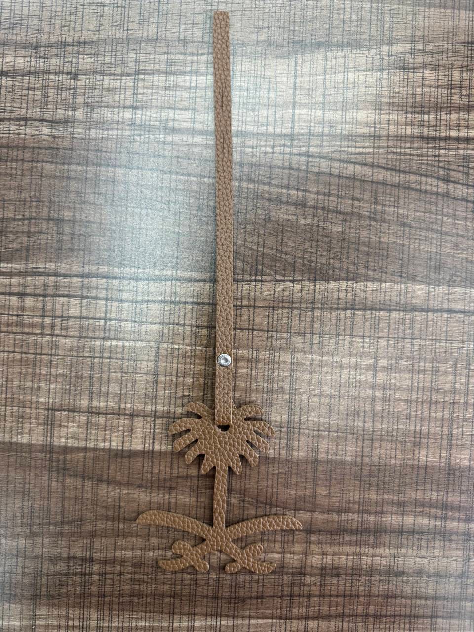 跨境中东沙特新款椰子树皮革包包挂件饰品配件设计细节图