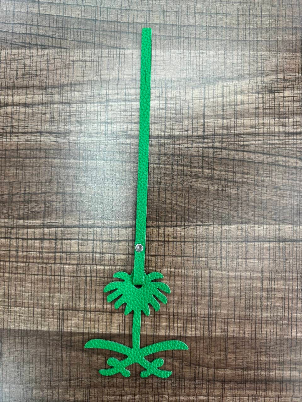 跨境中东沙特新款椰子树皮革包包挂件饰品配件设计白底实物图