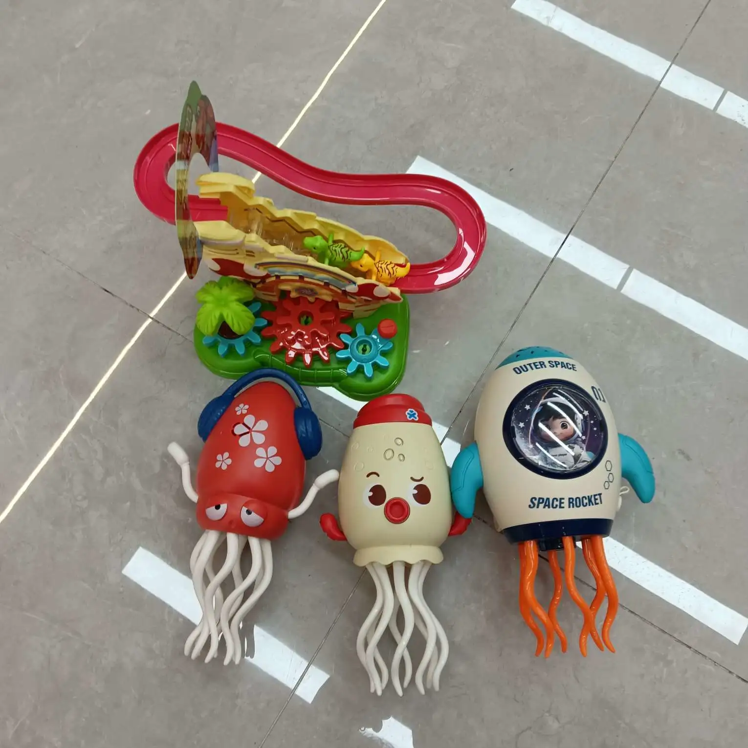 Electric toys come in a wide variety of popular styles and are great companions for a happy Children's Day and growing up. Robot toys detail image 1