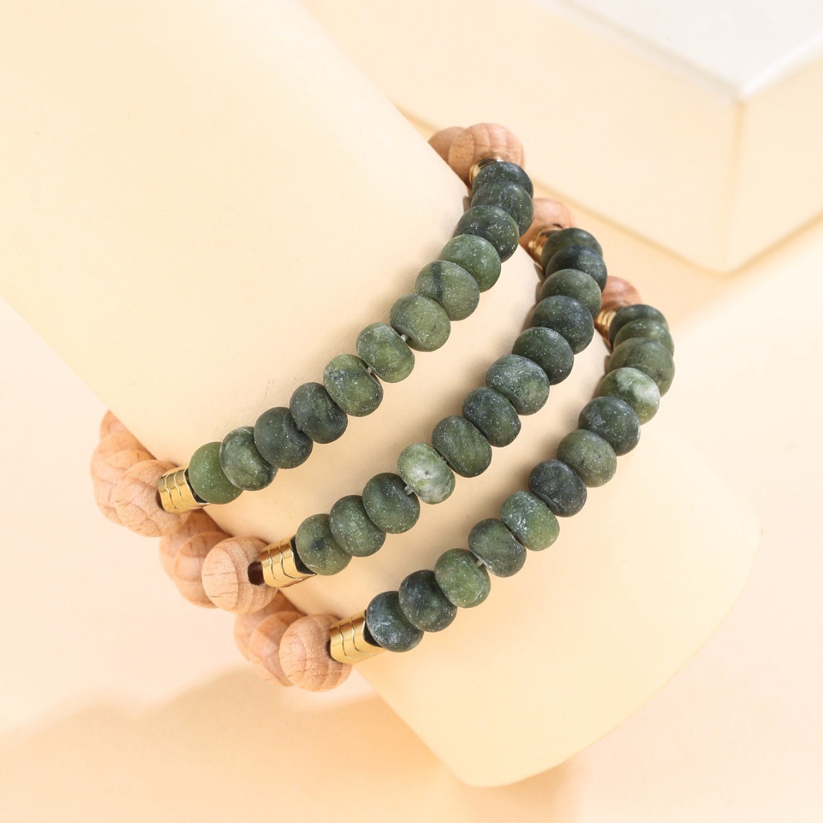 Forest-style cultural play bracelet, stacked beech wood spliced colored stone handcrafted beaded bracelet set, stacked bracelet, handcrafted details Picture