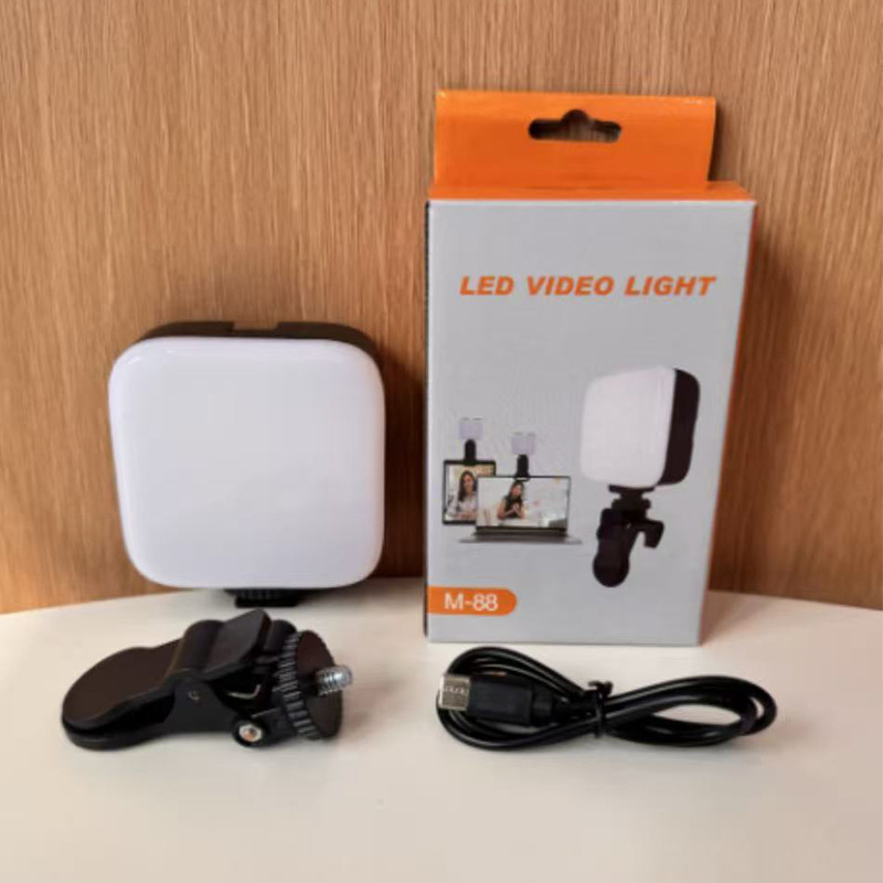 Pocket light, mini photo clip light, mobile phone fill light, ambient lighting, portable photography, outdoor portable tofu light Application Scenario