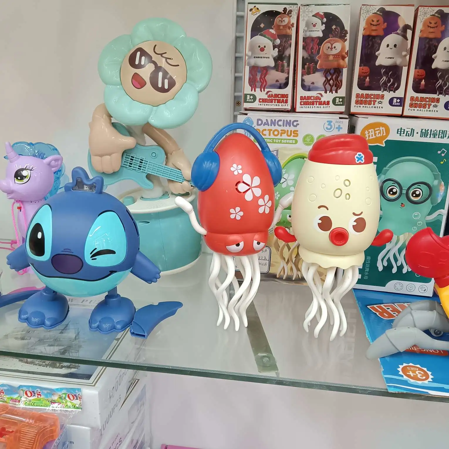 Electric toys come in a wide variety of popular styles and are great companions for a happy Children's Day and growing up. Robot toys detail image 2