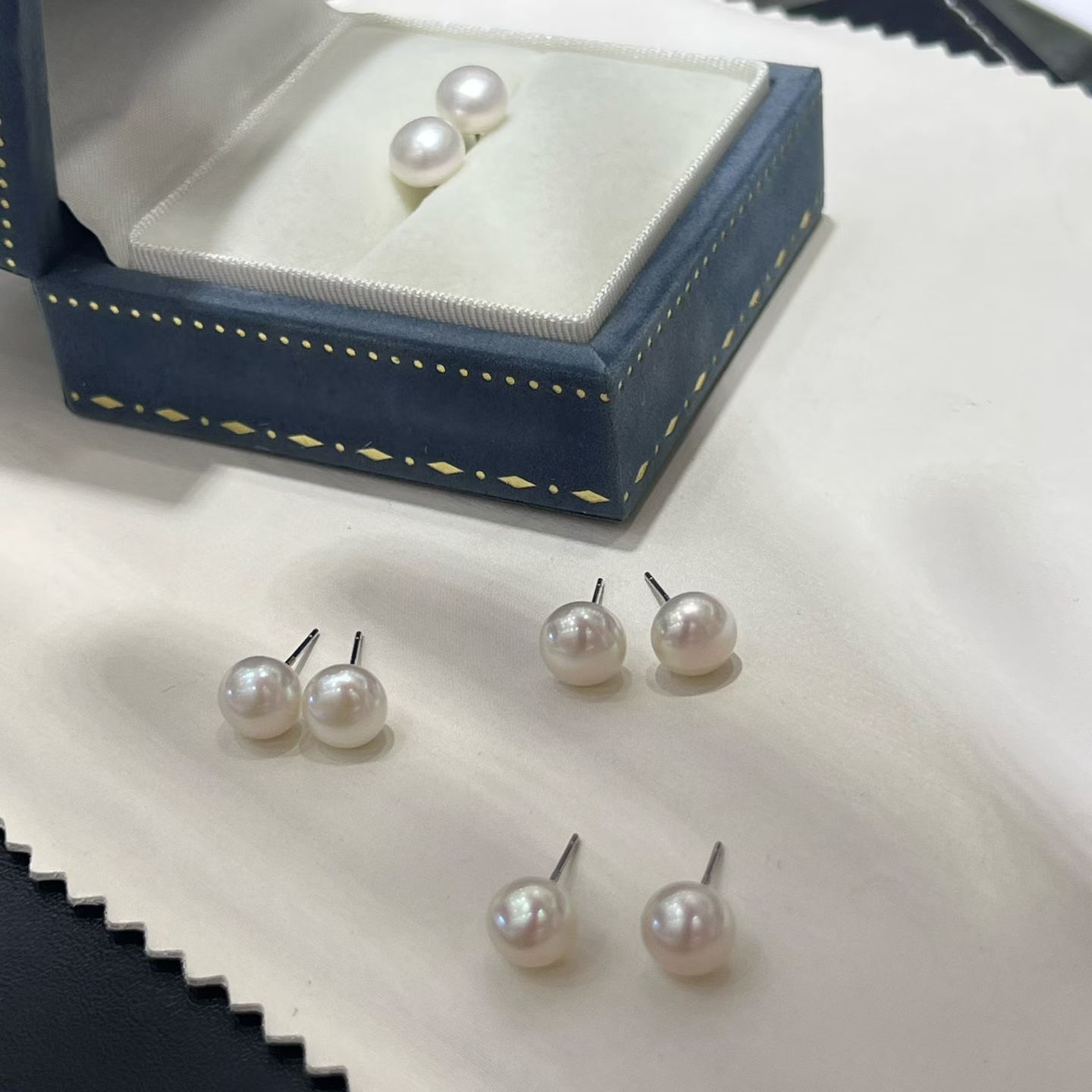 天然珍珠耳饰实物图