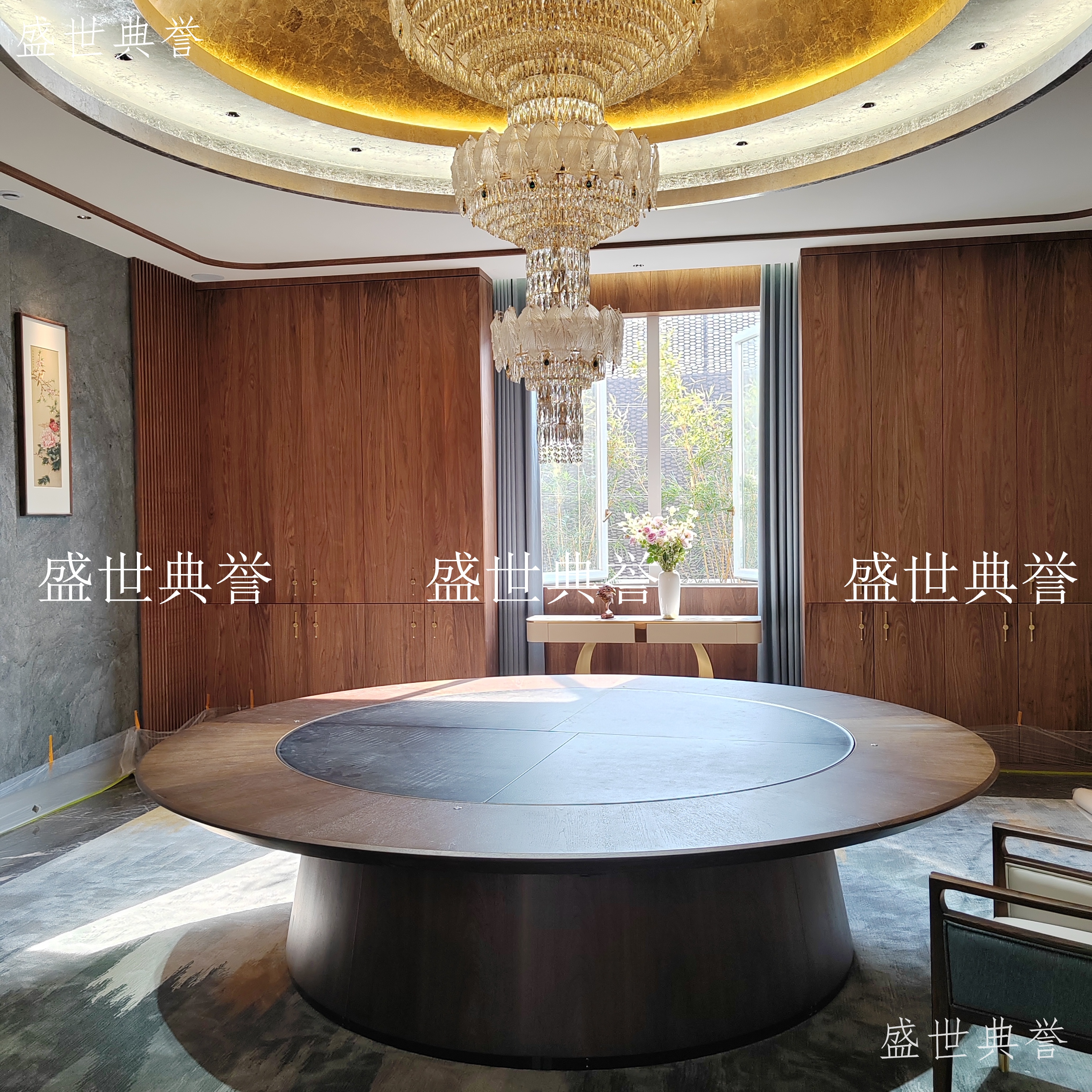 Suzhou Resort Hotel solid wood electric dining table and chair lifting mechanism, electric round table, light luxury flat revolving table for restaurants